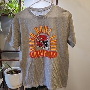 Men's M Gray Chiefs Super Bowl LVII Champions T-Shirt
